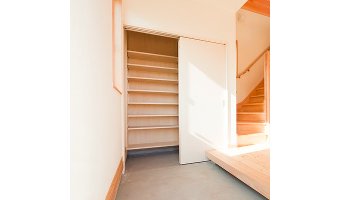 シューズクロークは設置するべき 広さ 間取り 臭いを考慮しよう