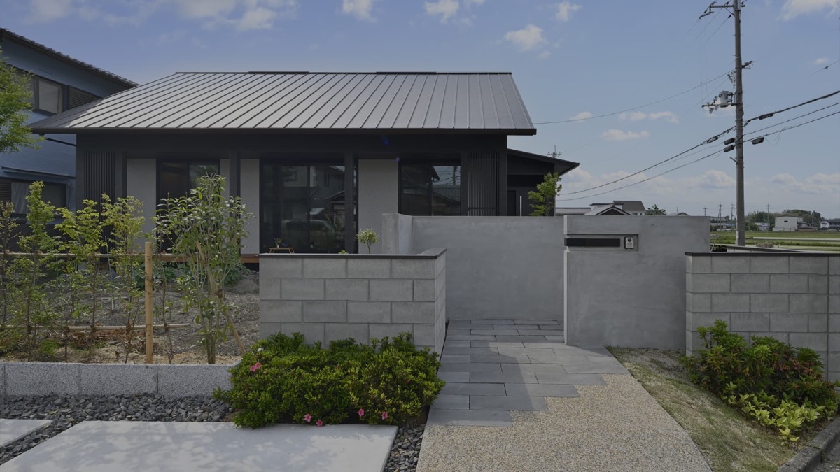ゼロホーム草津展示場の平屋外観